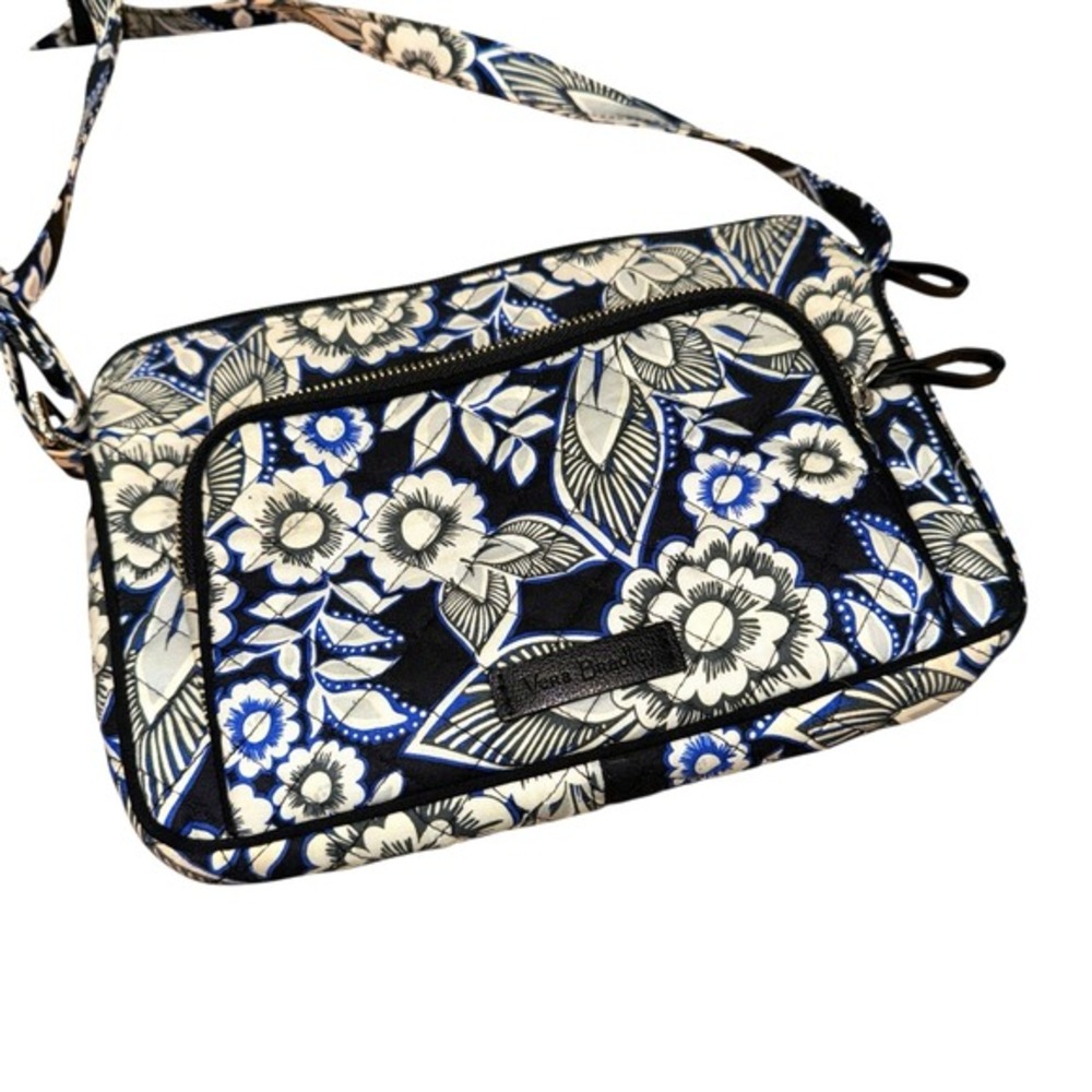 Vera Bradley PRE-OWNED Snow‎ Lotus Triple Zip Hipster Crossbody Bag Multicolor